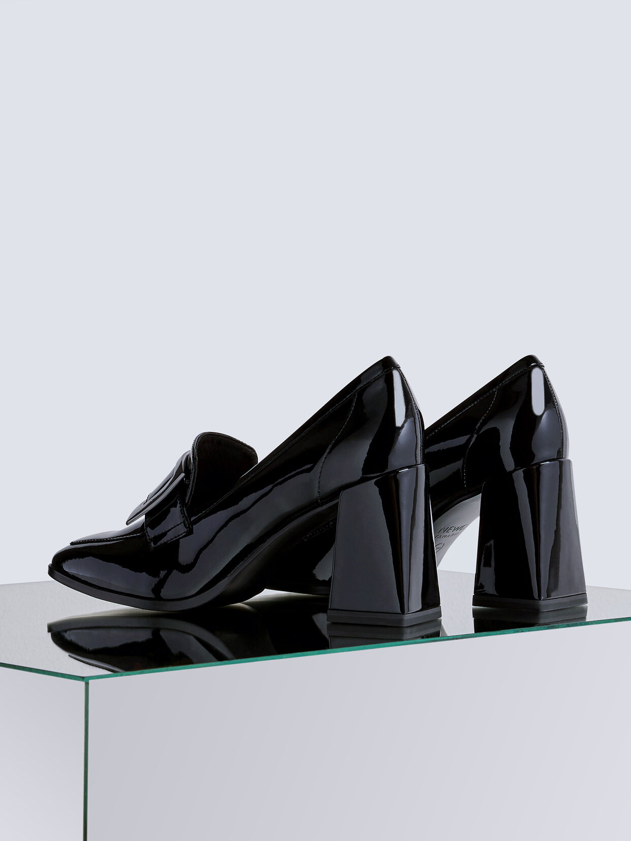 Ledertrotteur - schwarz, BLACK PATENT, hi-res
