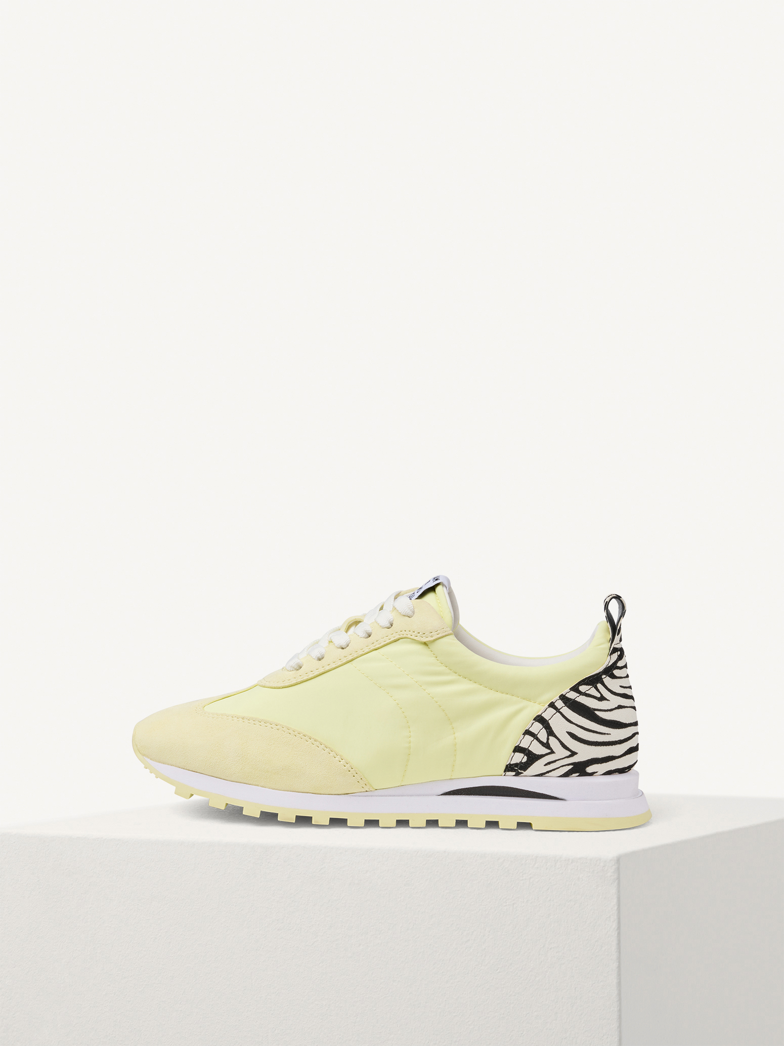 Sneaker