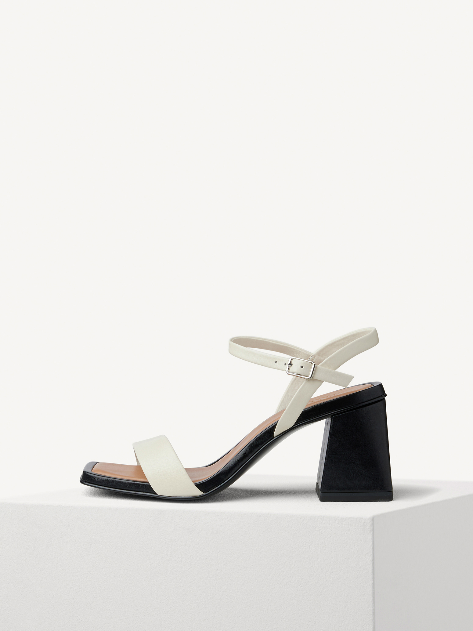 Leather Heeled sandal - beige
