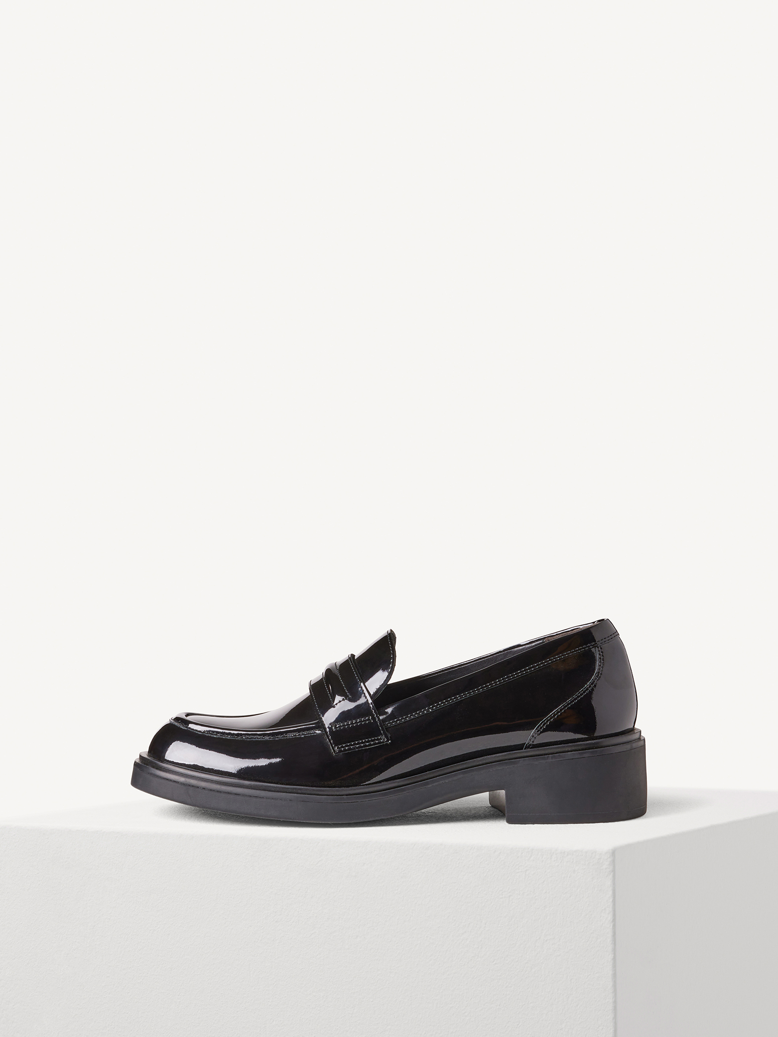 Leather Slipper - black