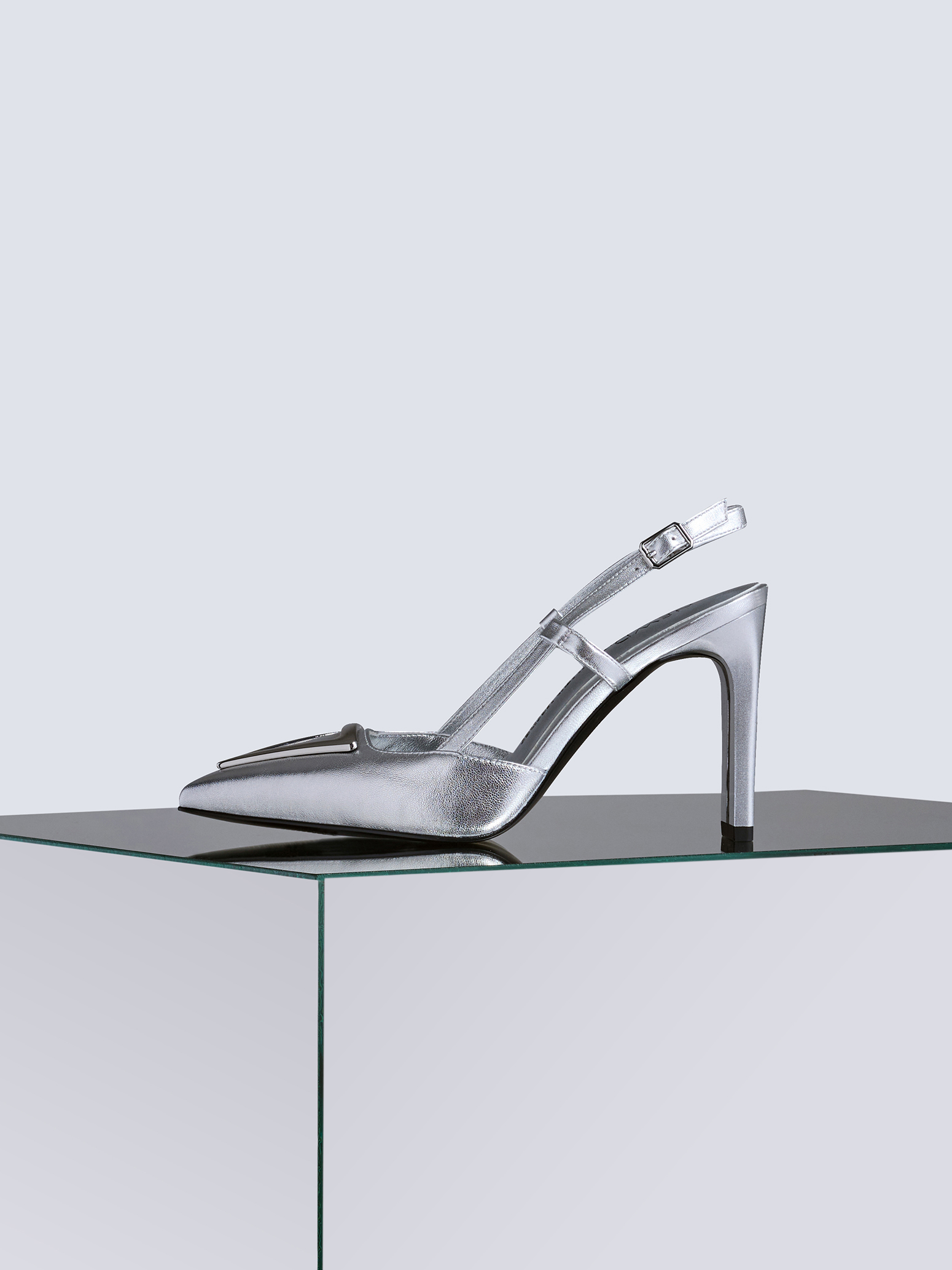 Leather sling pumps - metallic