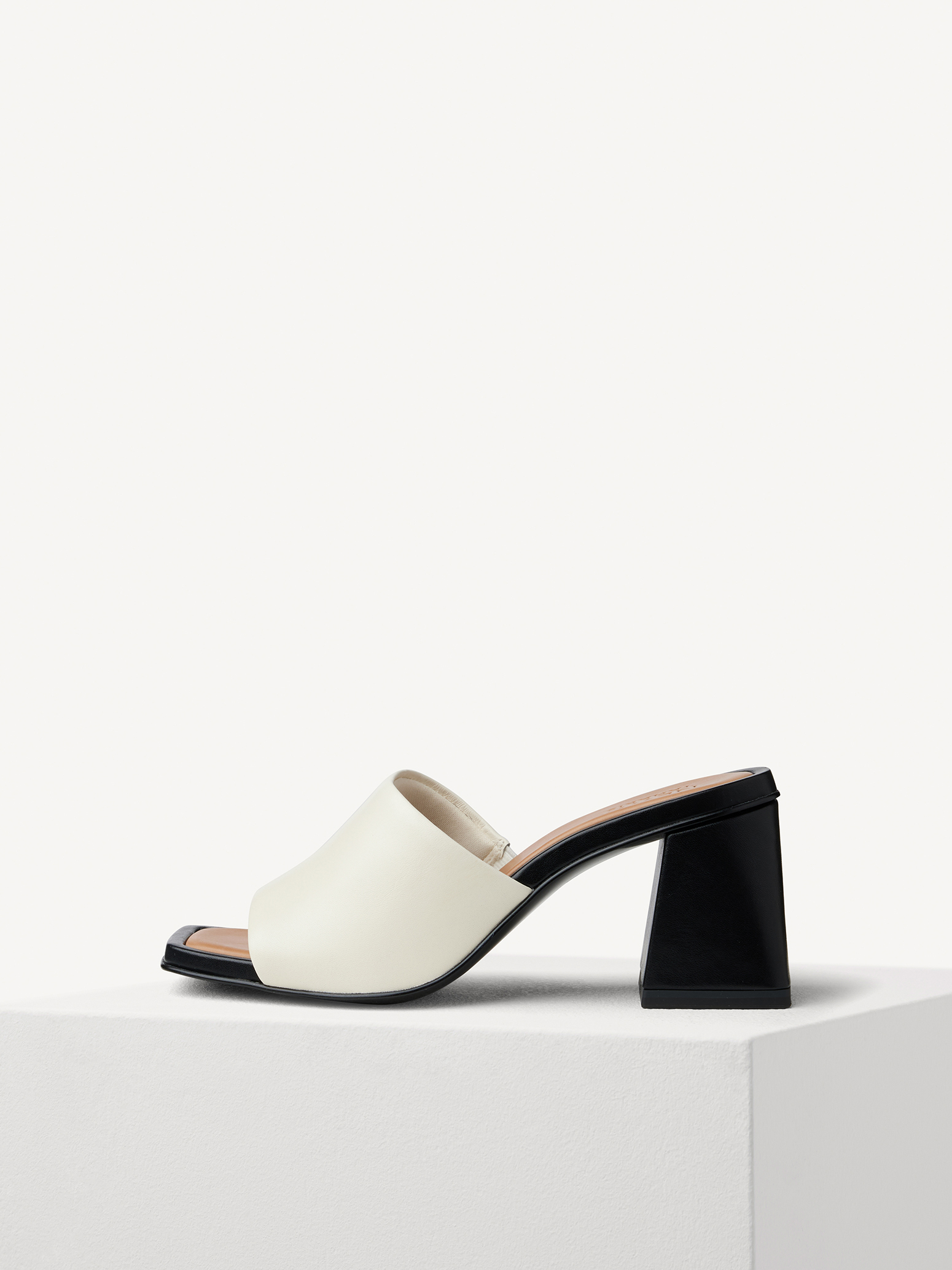 Leather Mule - beige